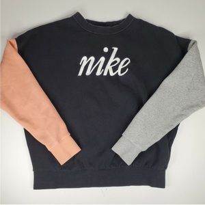 Nike Crewneck Sweatshirt Womens Size Medium Black Pink Embroidered Logo Spell